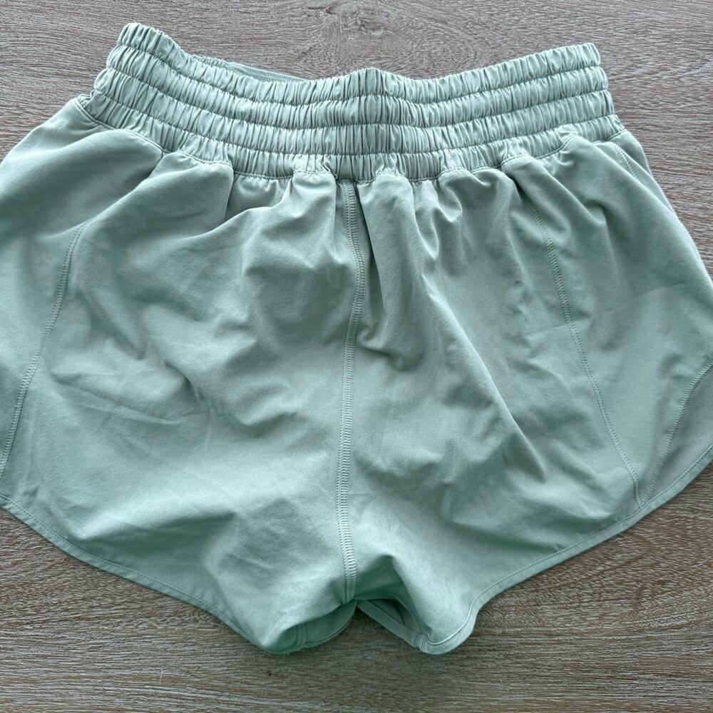 Lululemon Hotty Hot High Rise Shorts 2.5 Fog Green Running Lined Sz 4